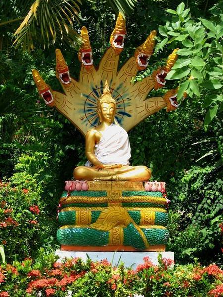 File:570978-Buddha-and-Mucalinda-1.jpg