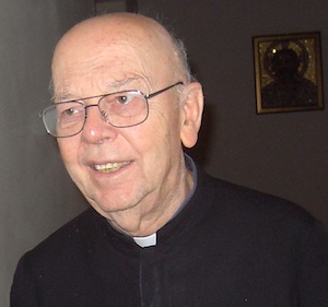 File:Gabriele Amorth.jpg