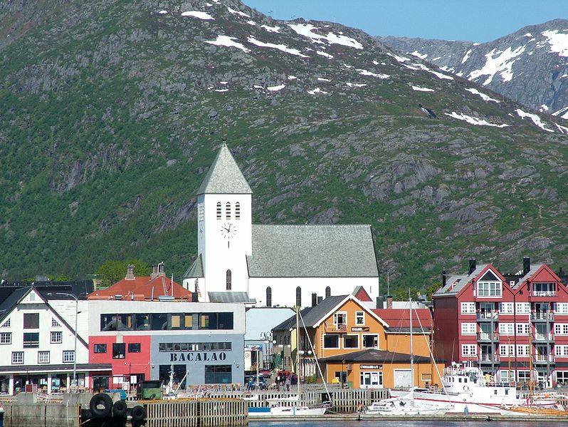 File:SvolvC3A6r Lofoten Juni 2005.jpg