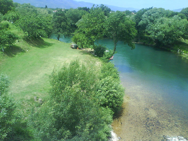 File:Zeta river.jpg