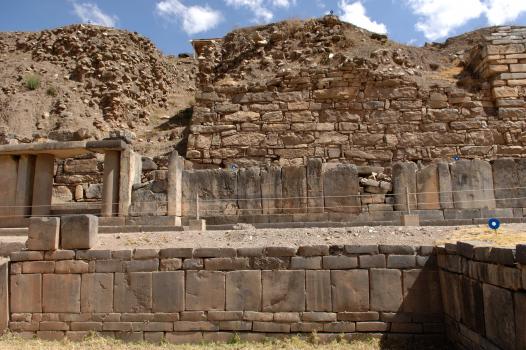 File:Chavin-de-Huantar-Building-A-North-facade-of-Black-and-White-Gate-Building-A.jpg