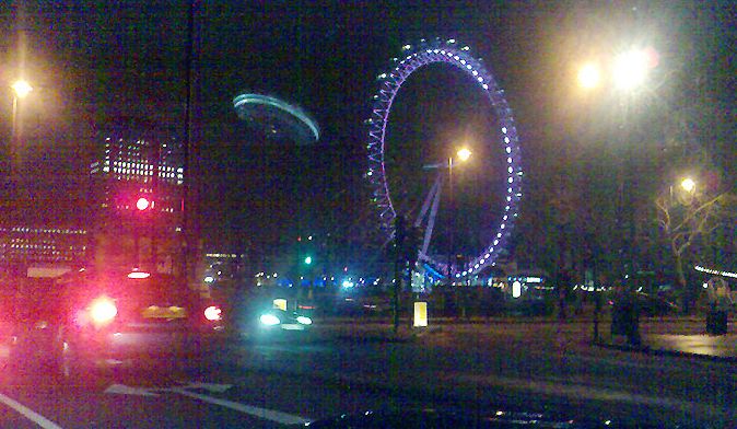 File:London-UFO1 682 444138a.jpg