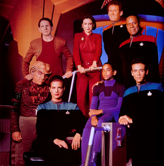 File:DS9CrewSeason1.jpg