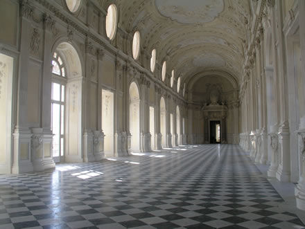 File:Reggiavenaria3.jpg