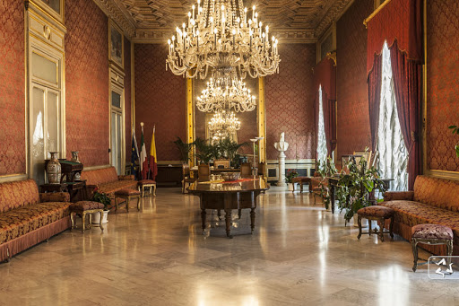 File:Unnamedpalacq.jpg