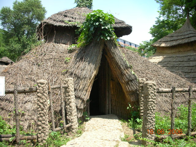 File:Xinle houses 01.jpg