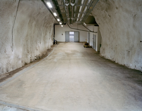 File:Tunnel-svalbard-global-seed-vault.jpg