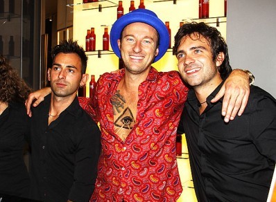 File:Francesco-facchinetti-tatuaggio-petto-occhio-della-provvidenza-2014-vogue-fashion-night-out-milano-2-398x314.jpg