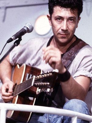 File:Edoardobennato 2 1526031819.jpg