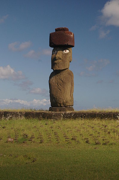 File:398px-Ahu Ko te Riku.jpg
