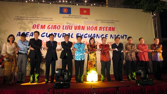 File:2012-diplomatic-progress-805210-asian1.jpg