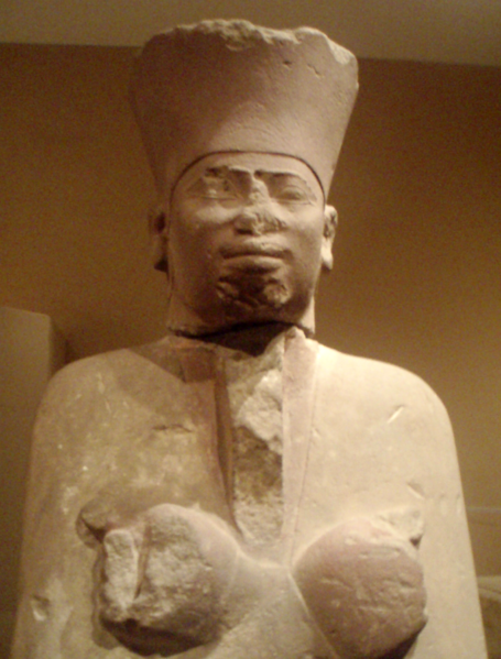 File:455px-MentuhotepII-FuneraryStatue-CloseUp MetropolitanMuseum.png