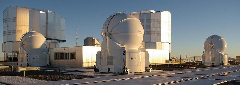 File:Paranal ATs.jpg