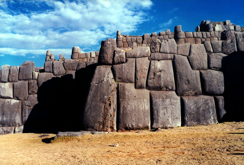 File:800px-Sacsahuaman wall3.jpg