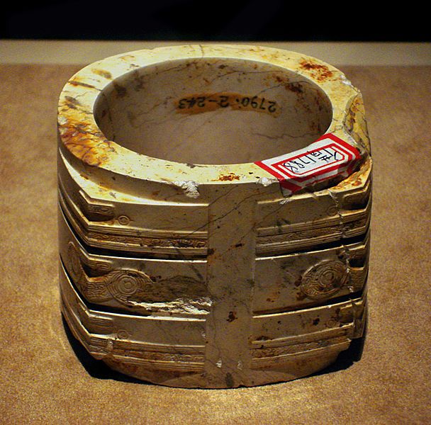 File:CMOC Treasures of Ancient China exhibit - jade cong.jpg