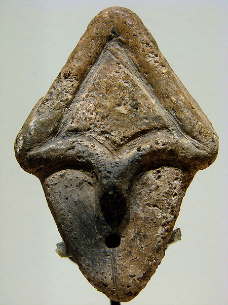 File:450px-Visage sceau Jomon Musée Guimet 70608.jpg