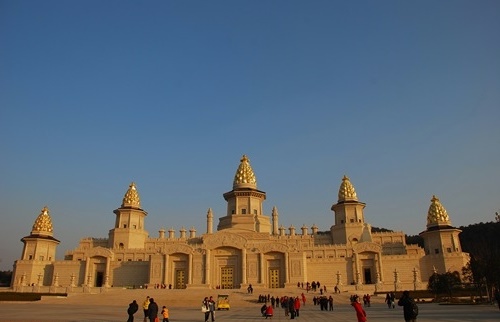 File:Lingshan Brahma Palace.jpg