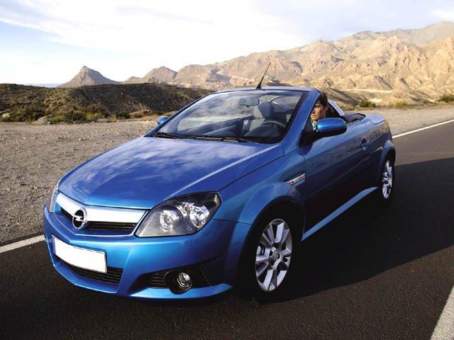 File:Opel tigra 2005 benzina opel tigra twintop 1 4 16v first.jpg