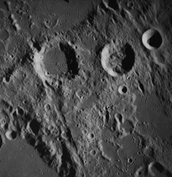 File:584px-AS16-M-0983cr.jpg