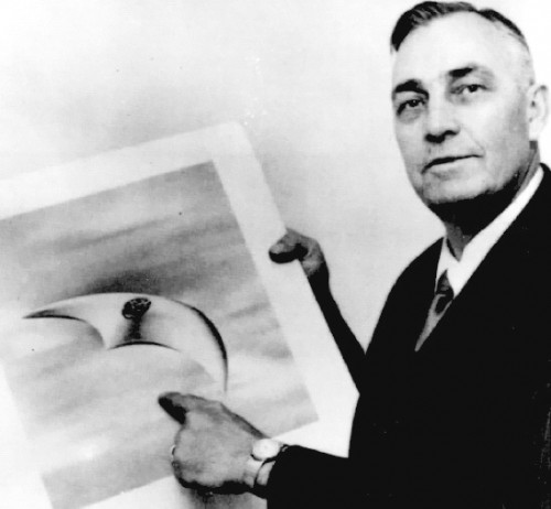 File:KennethArnold.gif