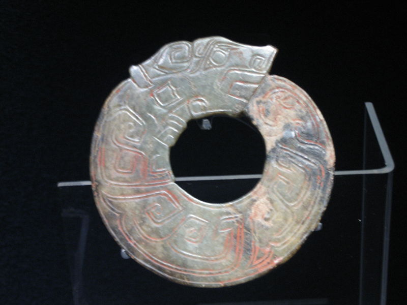 File:800px-Ring with coiled dragon design.jpg
