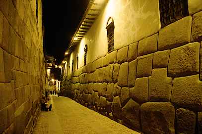 File:Cusco tours.jpg