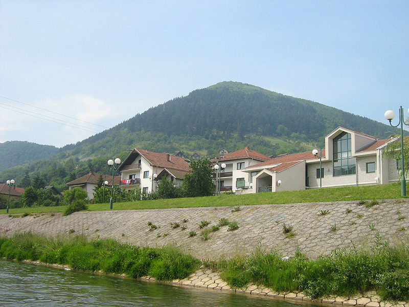 File:800px-Bosnian Pyramid.jpg