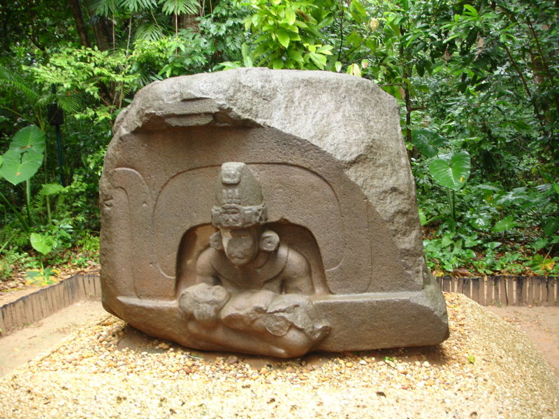 File:800px-La Venta Altar 5 (Ruben Charles).jpg