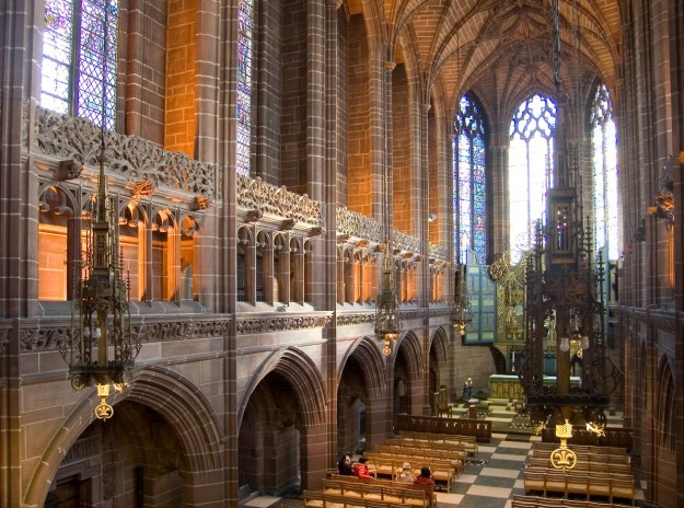 File:Cattedrale-anglicana-di-liverpool-interno.jpg
