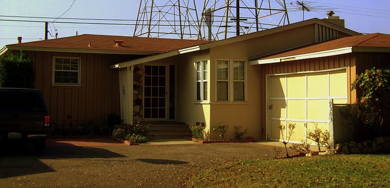 File:McFly House.jpg