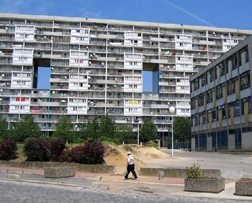 File:Periferie-edilizia-residenziale.jpg