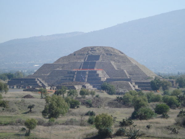 File:1242620-Teotihuacan--Piramide-de-la-Luna-Pyramid-of-the-Moon-View-from-Piramide-del-Sol-Pyramid-of-the-Sun-3.jpg