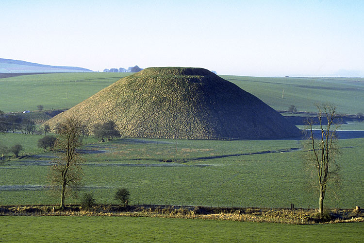 File:Silbury-hill-750.jpg