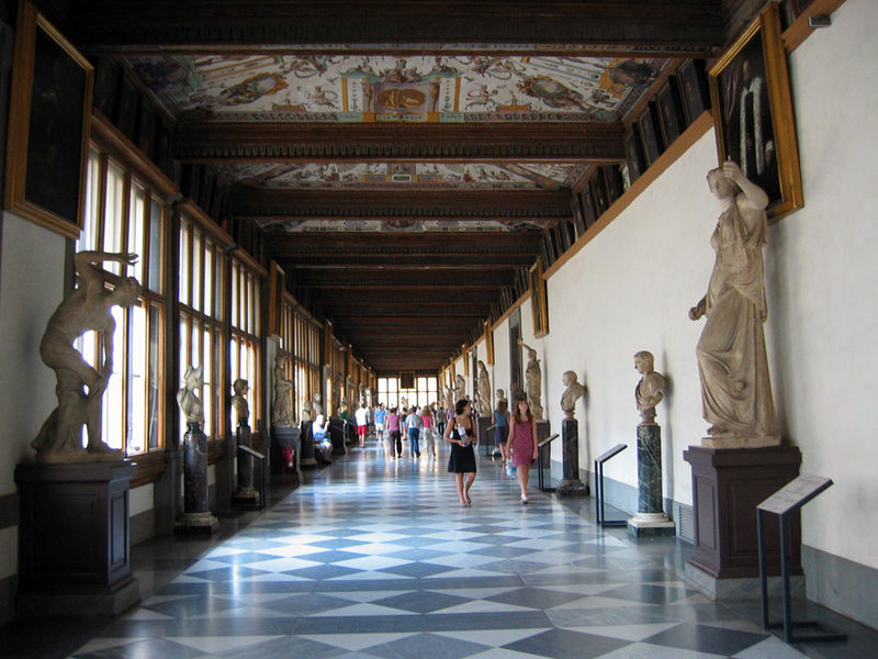 File:Uffizi Hallway.jpg