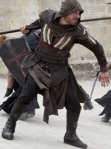 File:Michael-Fassbender-Assassins.jpg