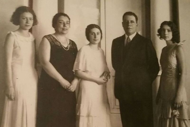 File:Famiglia di Angelo Delfino.jpg