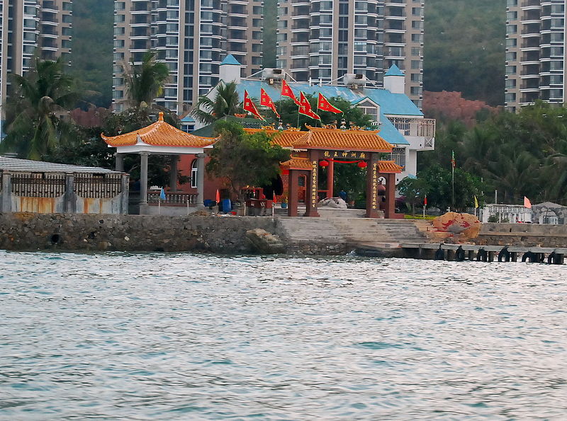 File:Template of Dragon King at Sanya.JPG