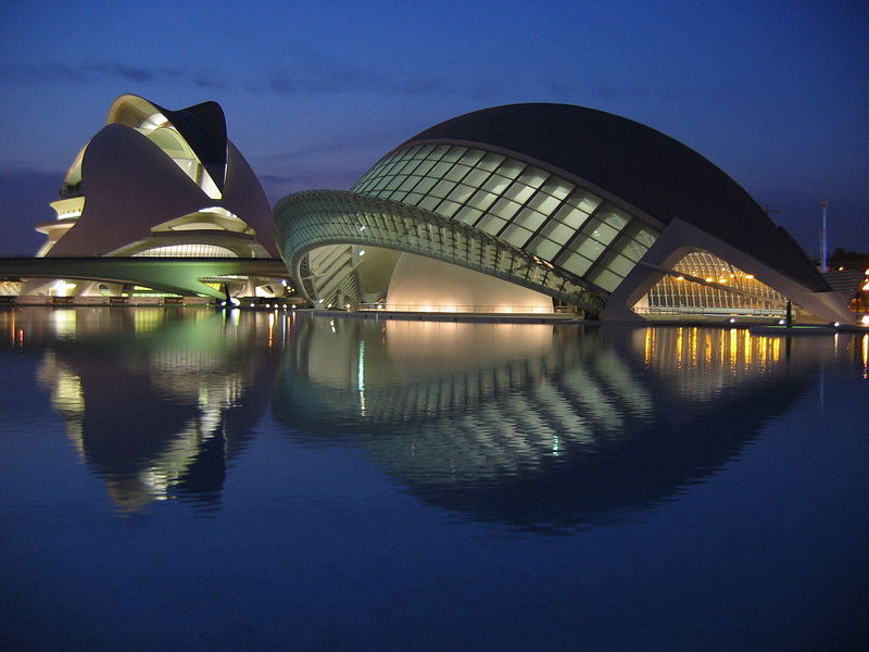 File:Ciudad de las ciencias noche.jpg