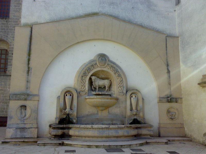 File:Nardò Fontana del Toro.jpg