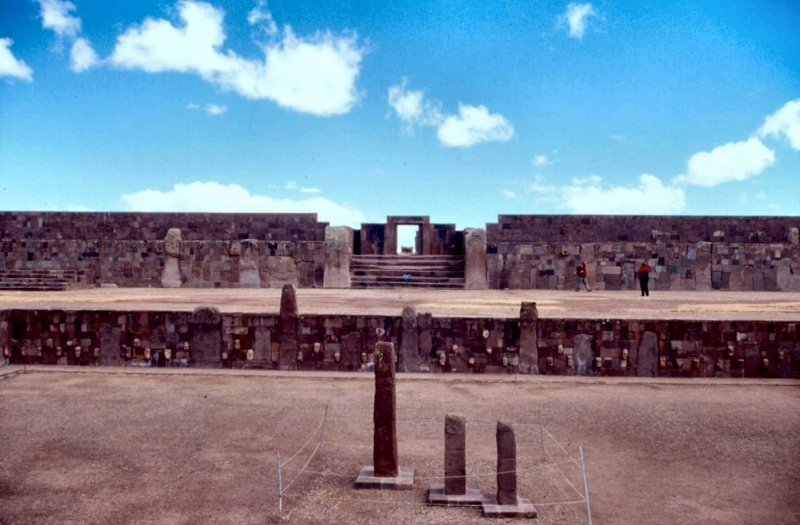 File:TIAHUANACO-04.jpg