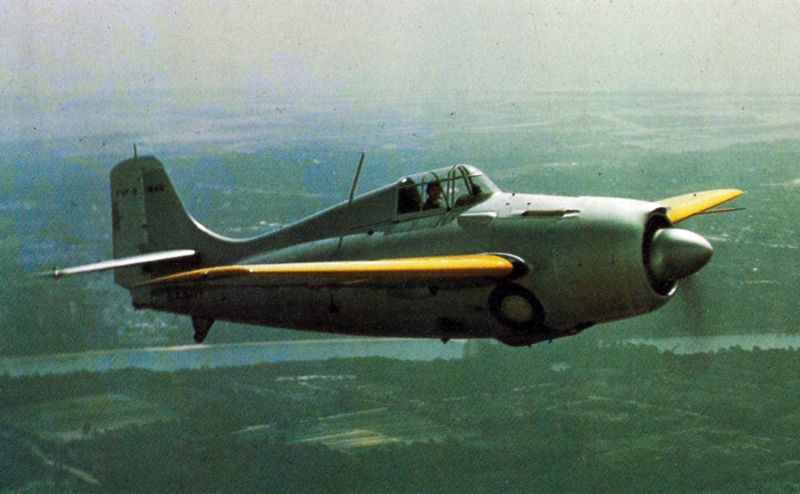 File:F4F-3 in flight in summer of 1940.jpg