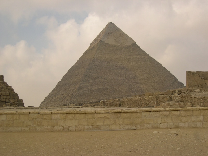 File:01-Piramide di Chefren.JPG