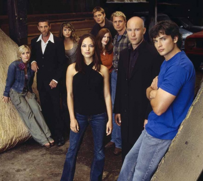 File:Smallville cast pic.jpg