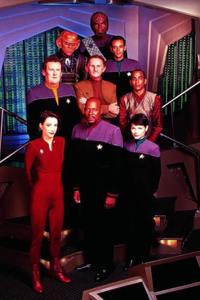 File:Star-Trek-Deep-Space-Nine-p01.jpg