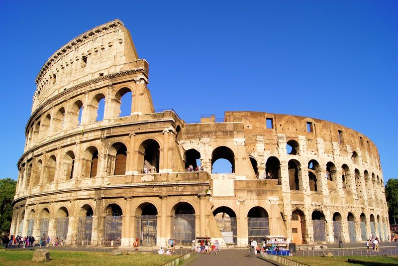 File:Colosseo-orari.jpg